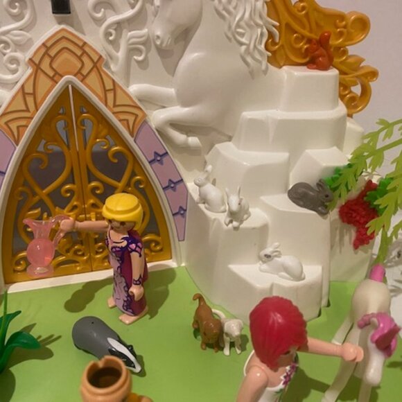 Playmobil Unicornland Lot. Missing pieces. Figures included. - Picture 5 of 10